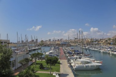 dan yukarıda El campello il Alicante, İspanya kıyı belediyesinde spor noktasının görüntülemek