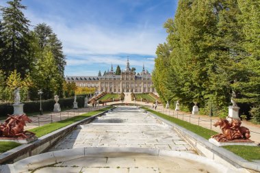 Cephe ve bahçeleri la granja royal palace de san ettiler il Segovia, İspanya