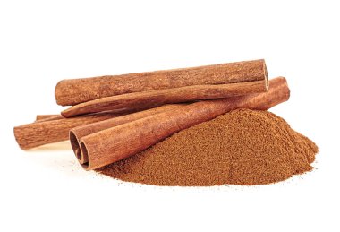 tarçın ve beyaz zemin üzerine tarçın zemin