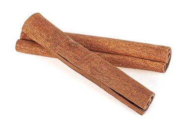 Beyaz zemin üzerine tarçın çifti