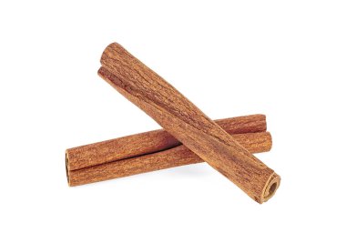 beyaz zemin üzerinde izole iki tarçın sopa