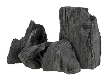 Beyaz arka plan üzerinde izole doğal ahşap kömür yığını