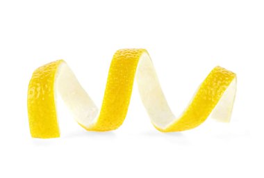 Beyaz bir arka plan üzerinde taze limon kabuğu