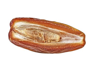 Beyaz arka plan üzerinde izole kurutulmuş tarihi meyve yarısı