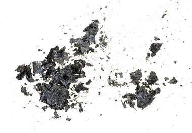 Yakılan ve yanmış kağıt beyaz arka plan üzerinde üstten görünüm izole.