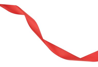 Beyaz bir arka plan üzerinde izole kırmızı kurdele