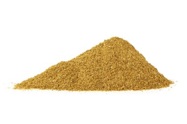 Beyaz bir arka plan üzerinde izole kurutulmuş baharat karışımı