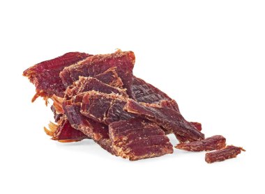 Beyaz arka planda Beef sarsıntılı parçaları