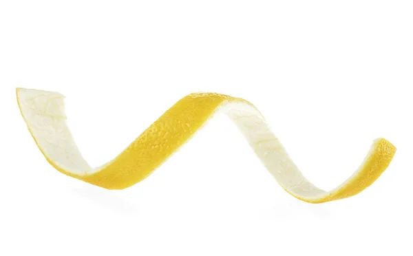 Cytrynowy twist na białym tle, odizolowane skórki cytryny. — Zdjęcie stockowe