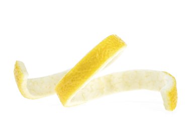 Narenciye büküm kabuğu beyaz bir arka plan üzerinde izole. Limon büküm.