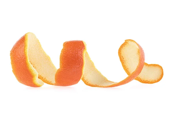Cáscara de naranja fresca jugosa aislada sobre fondo blanco, vitamina C . — Foto de Stock