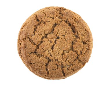 Beyaz arkaplanda yulaflı kurabiye, üst görünüm.