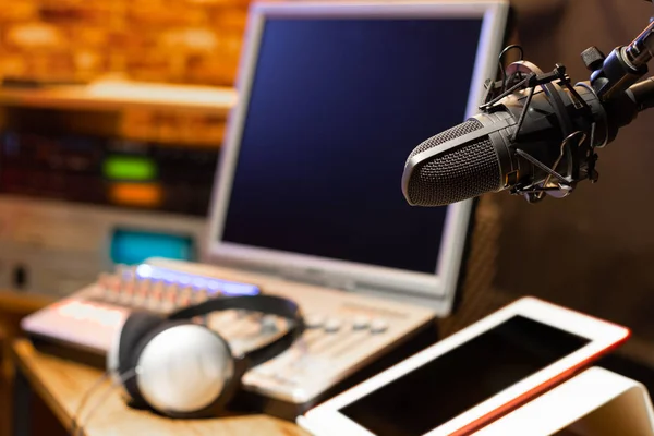 Микрофон Радиовещании Подкасте Студии Озвучивания — стоковое фото