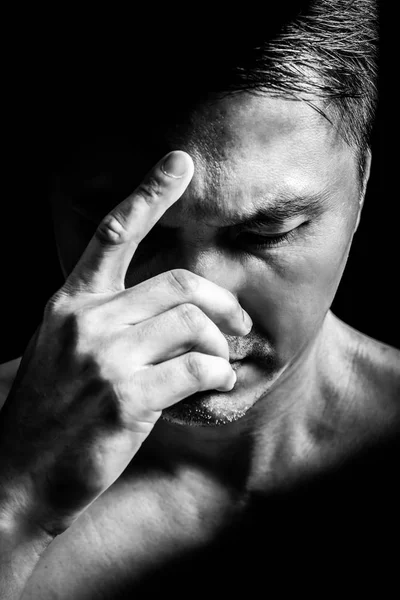 Negro Blanco Retrato Infeliz Asiático Hombre Cerca — Foto de Stock