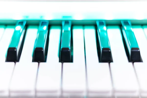 Close Piano Toetsen Ondiepe Dept Van Veld Muziek Achtergrond — Stockfoto
