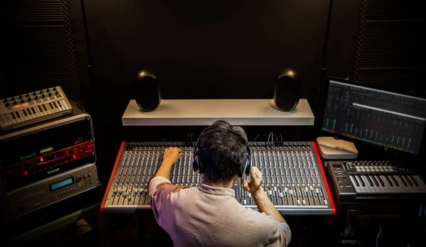 Back Asian Producer Sound Engineer Mixing Music Recording Broadcasting Studio — Stock Photo, Image