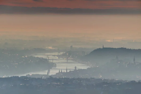 Magyar Főváros Város Budapest Téli Reggelen Köd Rétegesen Világít Napfény — Stock Fotó