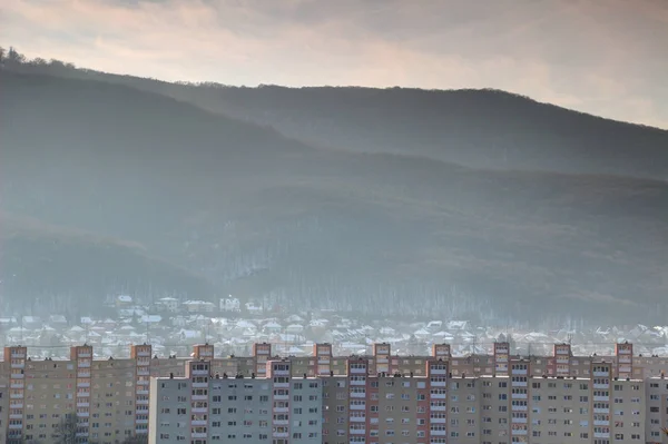 Fila Bloques Torre Era Socialista Europa Del Este Con Casas —  Fotos de Stock