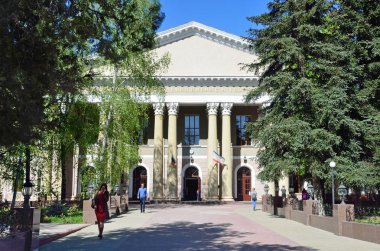Simferopol, 27 Nisan 2017. Eyalet Tıp Üniversitesi. Simferopol Lenin Bulvarı 'ndaki S. Georgievsky' nin