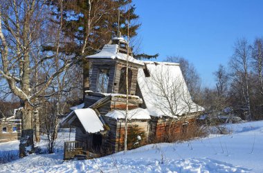 Rusya. Arkhangelsk region, Plesetsk İlçesi, Mikhailovskoye (Isakovskaya) Köyü terk edilmiş. Şapel Kutsal Meryem ve Aziz Cosmas ve Damian, 19. yy