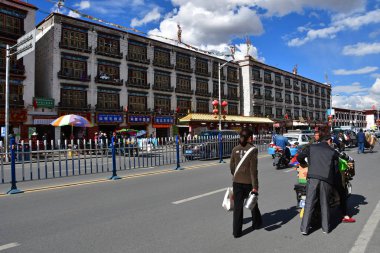 Tibet, Lhasa, Çin, Haziran, 02, 2018. İnsanlar Lhasa Tibet Özerk Bölgesi başkenti 