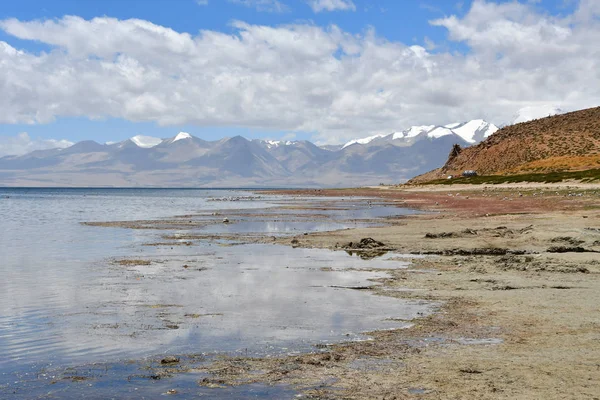 Cina Tibet Nuvole Riflettono Nel Lago Sacro Buddisti Manasarovar — Foto Stock