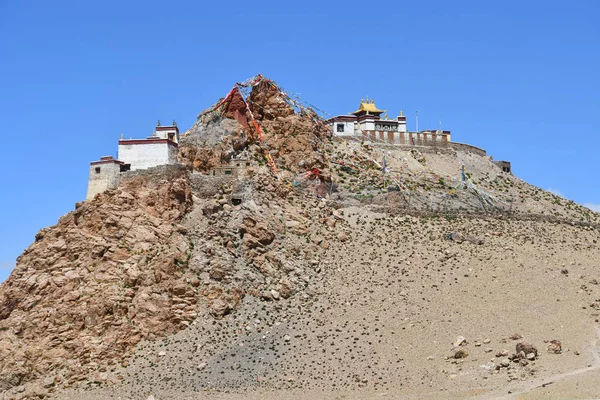 Chiny Tybet Chiu Gompa Klasztor Wzgórzu Nad Brzegiem Jeziora Manasarovar — Zdjęcie stockowe