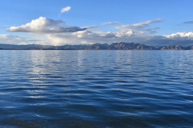 Çin, Tibet, yaz aylarında için Budistler Manasarovar Gölü kutsal