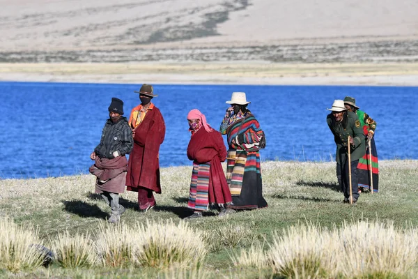 Manasarovar Tibete China Junho 2018 Piople Fazer Parikrama Torno Lago — Fotografia de Stock