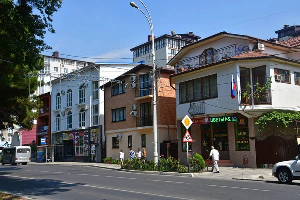 Anapa, Rusya, Temmuz, 12, 2018. Anapa yazında Krymskaya sokak