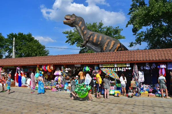 Anapa Rusko Července 2018 Spousta Lidí Kteří Jdou Promenádě Městě — Stock fotografie