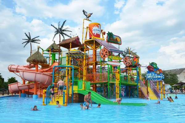 Anapa, Rusya, Temmuz, 19, 2017. İnsanlar su Park Anapa 