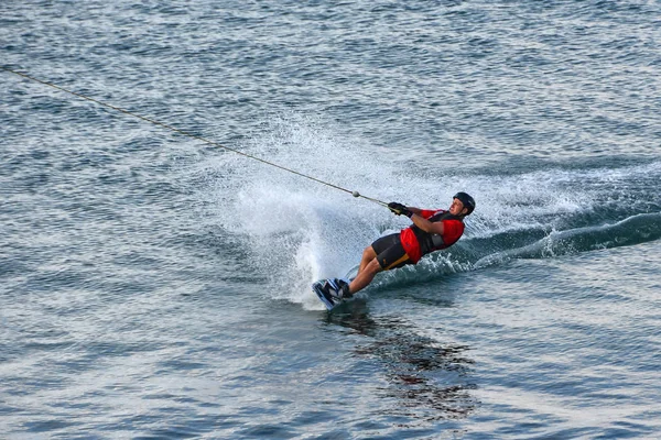 Anapa Ryssland Juli 2018 Man Snowboard Vattenskidor Marine Park Anapa — Stockfoto