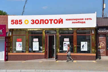 Anapa, Rusya, Temmuz, 18, 2018. Takı ağ ve emanetçi Anapa Krasnoarmeyskaya sokakta 585 