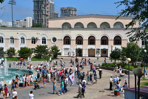 Vladivostok Rusya Federasyonu Temmuz 2018 Vatandaşlar Çeşme Stadium Dinamo Ayında — Stok fotoğraf