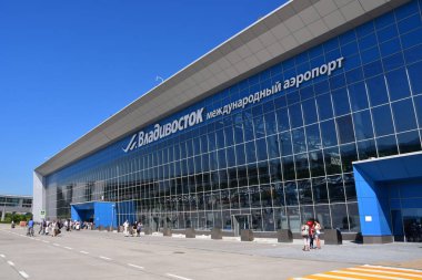 Vladivostok, Rusya Federasyonu, Temmuz, 30,2018. Güneşli günde Vladivostok Havaalanı Knevichi