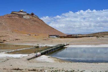 Çin, Tibet, Chiu Gompa Manastırı Manasarovar Gölü kıyısında bir tepe üzerinde