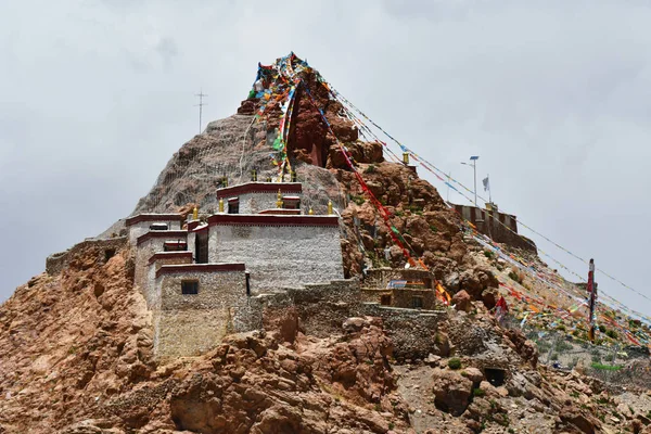 China Tíbet Monasterio Chiu Gompa Una Colina Orilla Del Lago —  Fotos de Stock