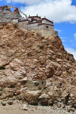 Çin, Tibet, Chiu Gompa Manastırı Manasarovar Gölü kıyısında bir tepe üzerinde