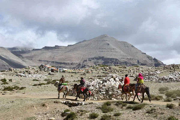 Dorchen Tibet Cina Giugno 2018 Mann Con Cavallo Che Parikrama — Foto Stock