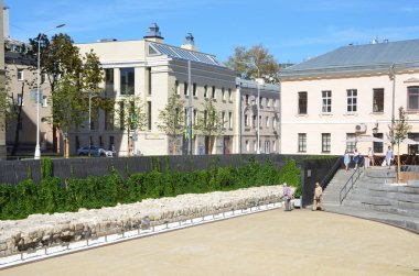 Moskova, Rusya, Ağustos, 12, 2018. 16. yüzyıl beyaz şehir Moskova'da kale duvarlarının taban parçası