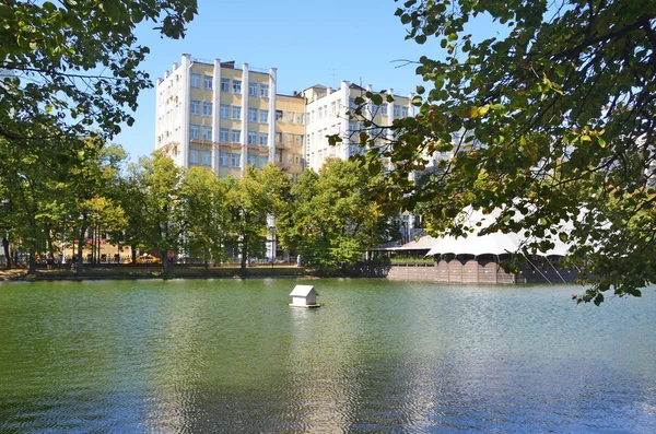 Rusia Estanques Limpios Chistye Prudy Soleado Día Agosto Moscú — Foto de Stock