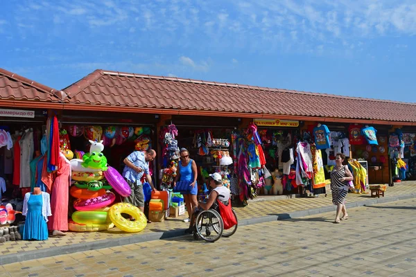 Anapa Rusia Julio 2018 Gente Caminando Paseo Marítimo Anapa Verano —  Fotos de Stock