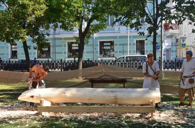 Moskova, Rusya, Ağustos, 12, 2018. Marangozluk Chistoprudny Bulvarı'nda sınıf 