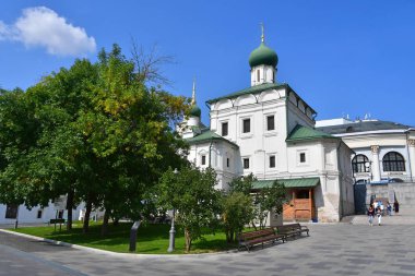 Moskova, Rusya, mübarek Varvarka Street (1698-1699 yıl inşa Maxim Kilisesi)