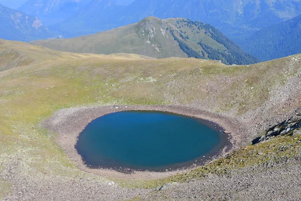 Rússia Cáucaso Lago Utinoye Pato Nas Montanhas Arkhyz Autumnl Tempo — Fotografia de Stock