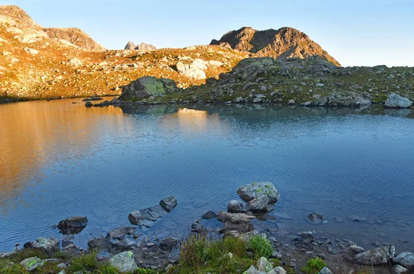 Rusko Kavkaz Archyz Dolní Jezero Kara Zatažené Obloze Září Ráno — Stock fotografie