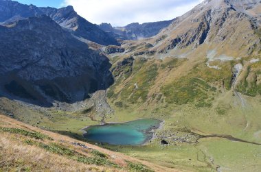 Rusya, Arkhyz. Zaprudnoye Gölü'nden yüksek noktası