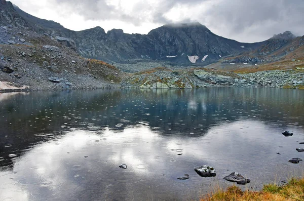 Rusland Arkhyz Bergen Het Glenville Meer Regen — Stockfoto