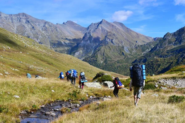 Arkhyz Rusia Cáucaso Septiembre 2018 Turistas Las Montañas Arkhyz Septiembre —  Fotos de Stock